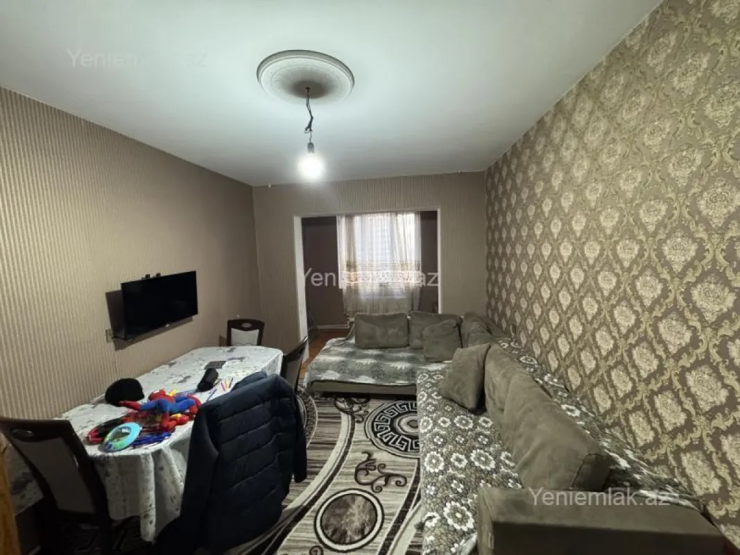 Satılır 2 otaqlı köhnə tikili 55 m²