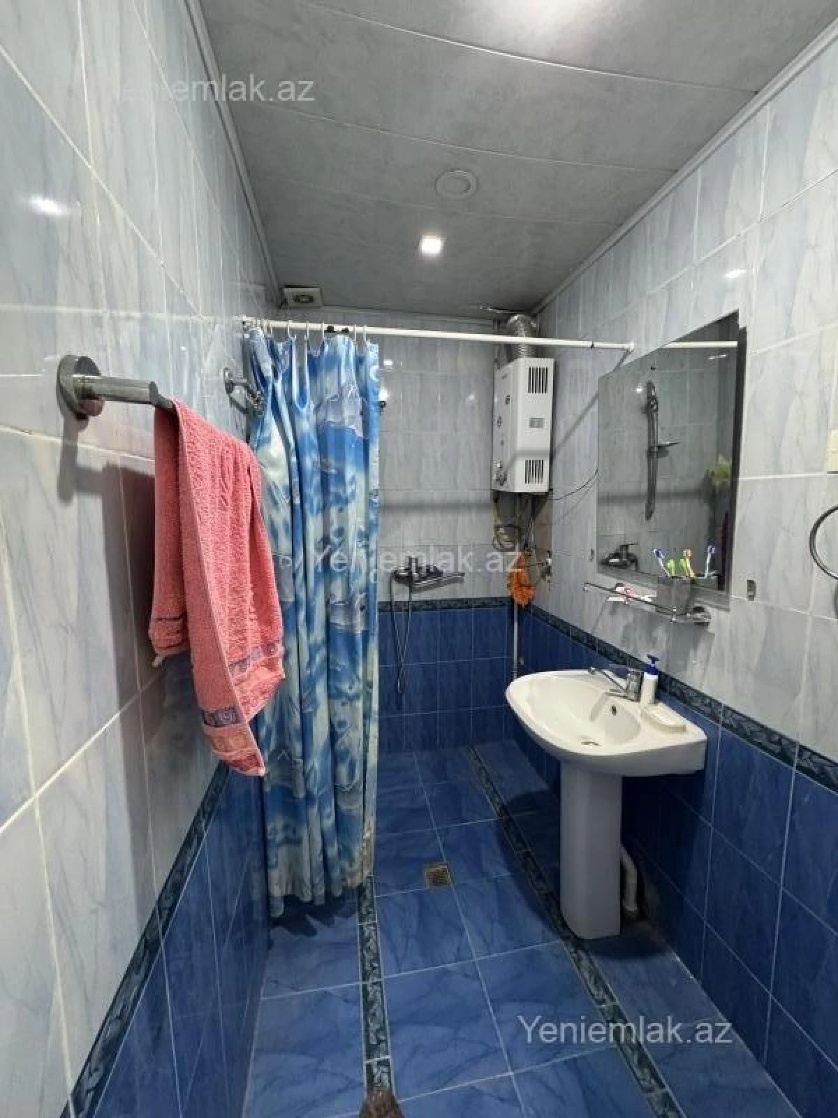 Satılır 2 otaqlı köhnə tikili 55 m²