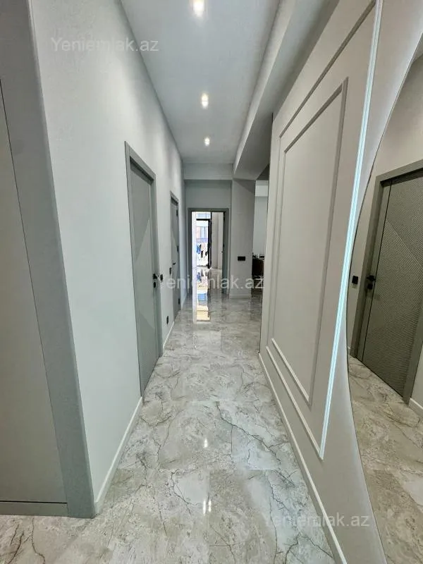 Satılır 3 otaqlı yeni tikili 98 m²