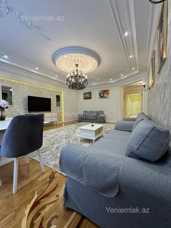 Satılır 4 otaqlı yeni tikili 220 m²