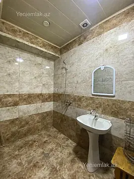 Satılır 4 otaqlı köhnə tikili 120 m²