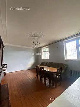 Satılır 4 otaqlı köhnə tikili 120 m²