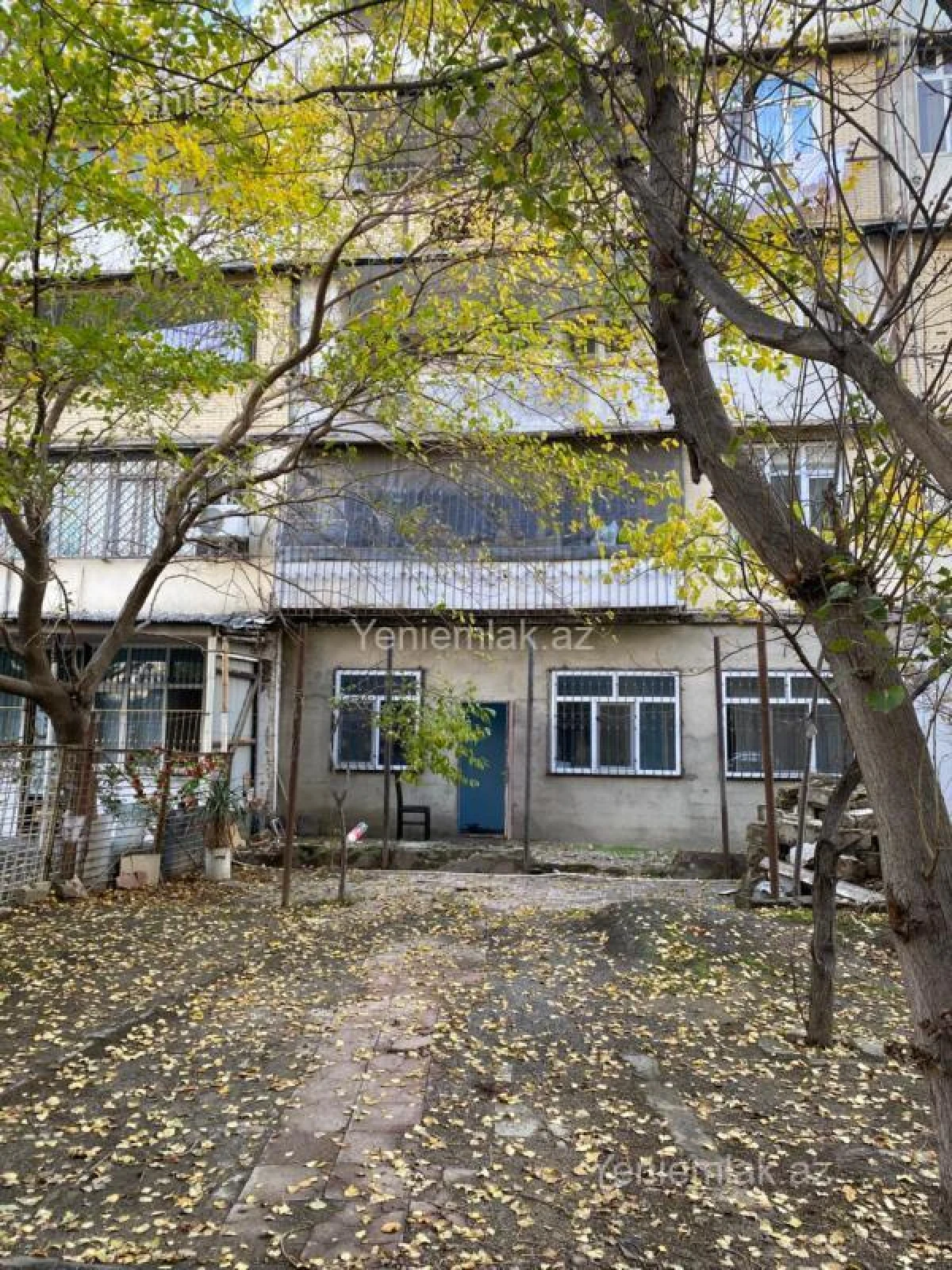 Satılır 4 otaqlı köhnə tikili 120 m²