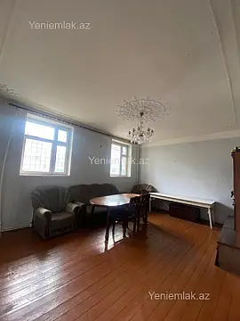 Satılır 4 otaqlı köhnə tikili 120 m²