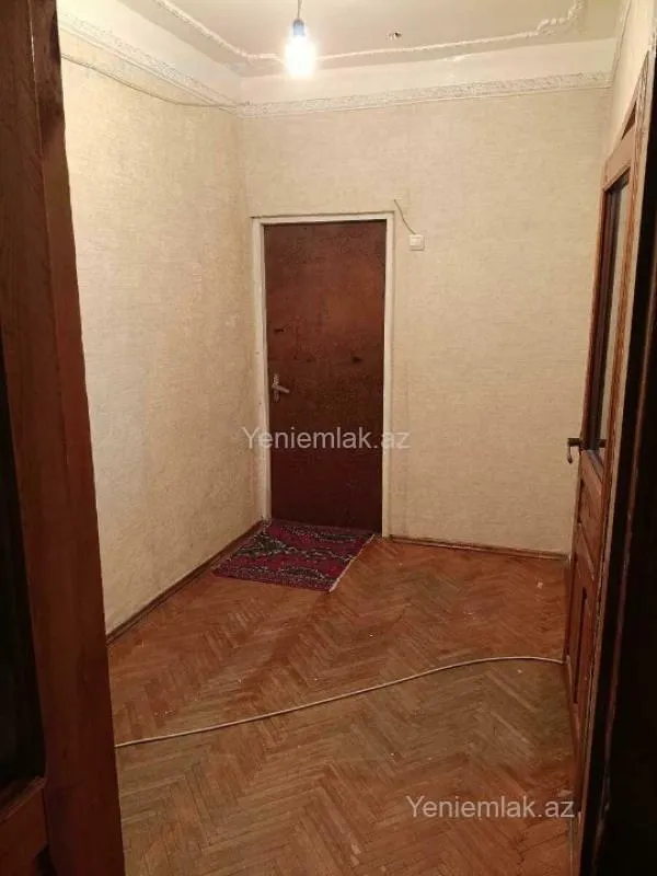 Satılır 3 otaqlı köhnə tikili 85 m²