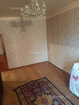 Satılır 3 otaqlı köhnə tikili 85 m²