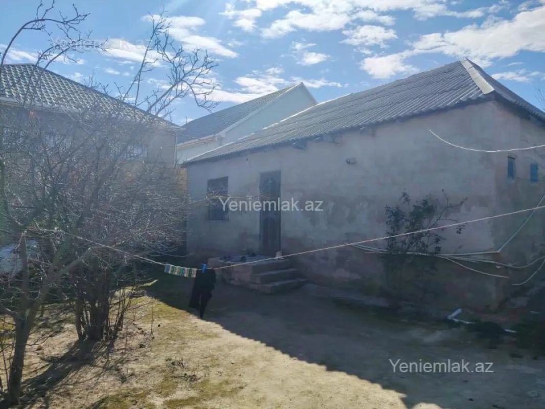 Satılır 3 otaqlı həyət evi 100 m²