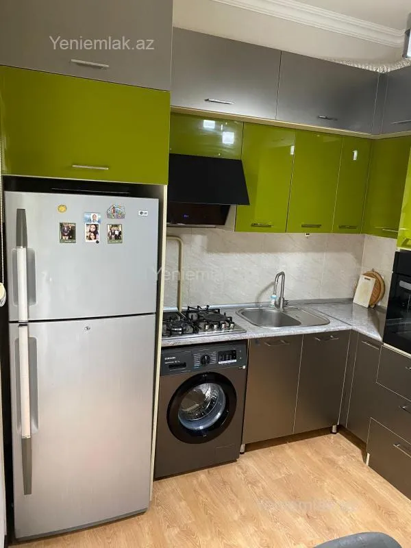 Satılır 3 otaqlı yeni tikili 82 m²