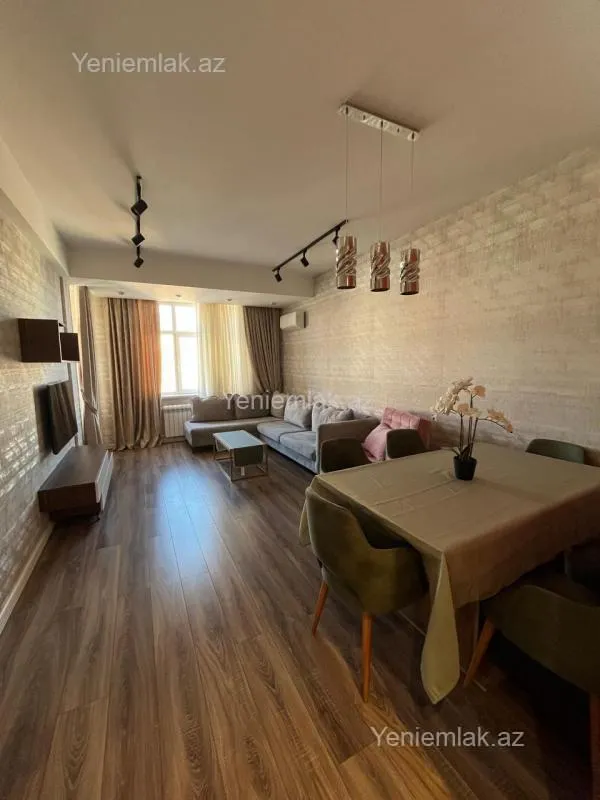 Satılır 3 otaqlı yeni tikili 100 m²