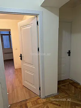 Satılır 2 otaqlı köhnə tikili 65 m²