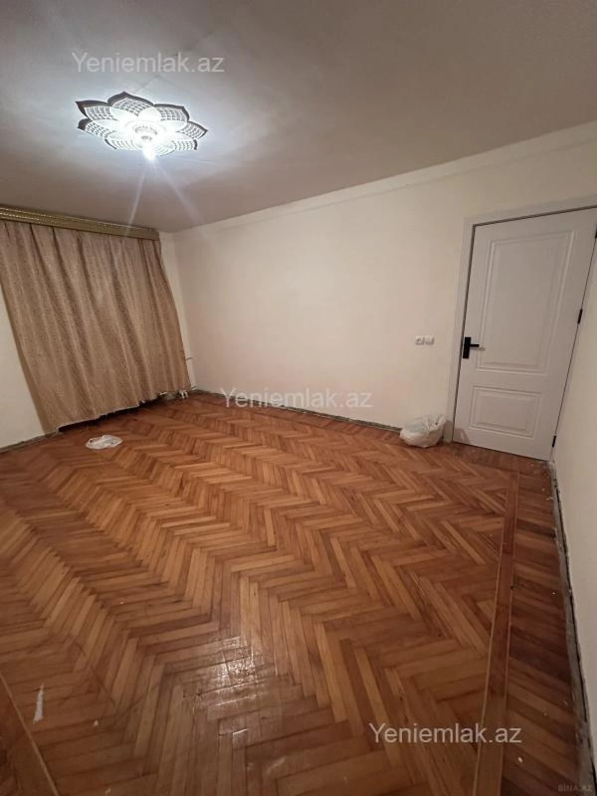 Satılır 2 otaqlı köhnə tikili 65 m²