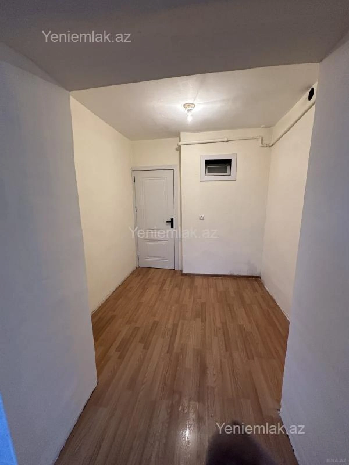 Satılır 2 otaqlı köhnə tikili 65 m²