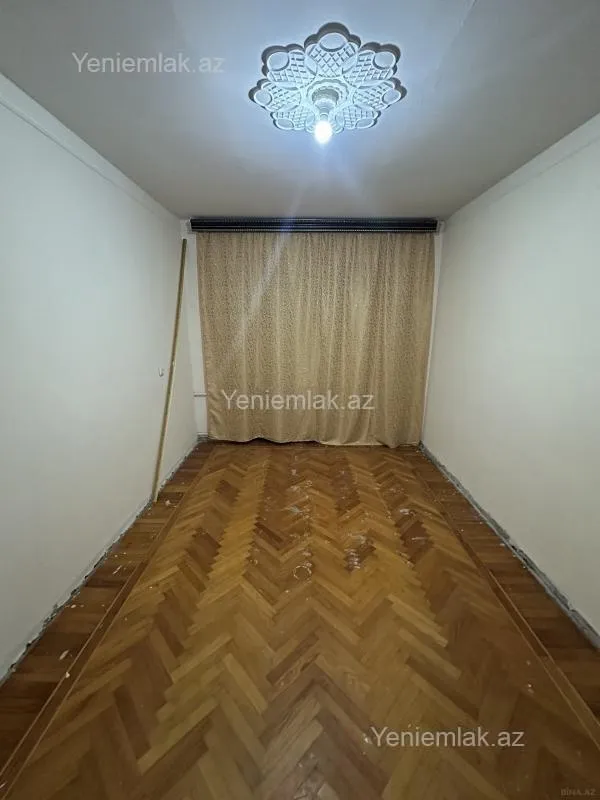 Satılır 2 otaqlı köhnə tikili 65 m²