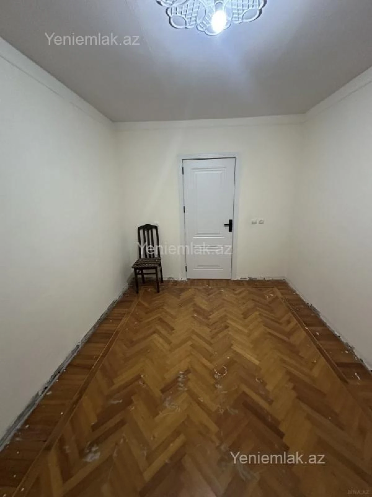 Satılır 2 otaqlı köhnə tikili 65 m²