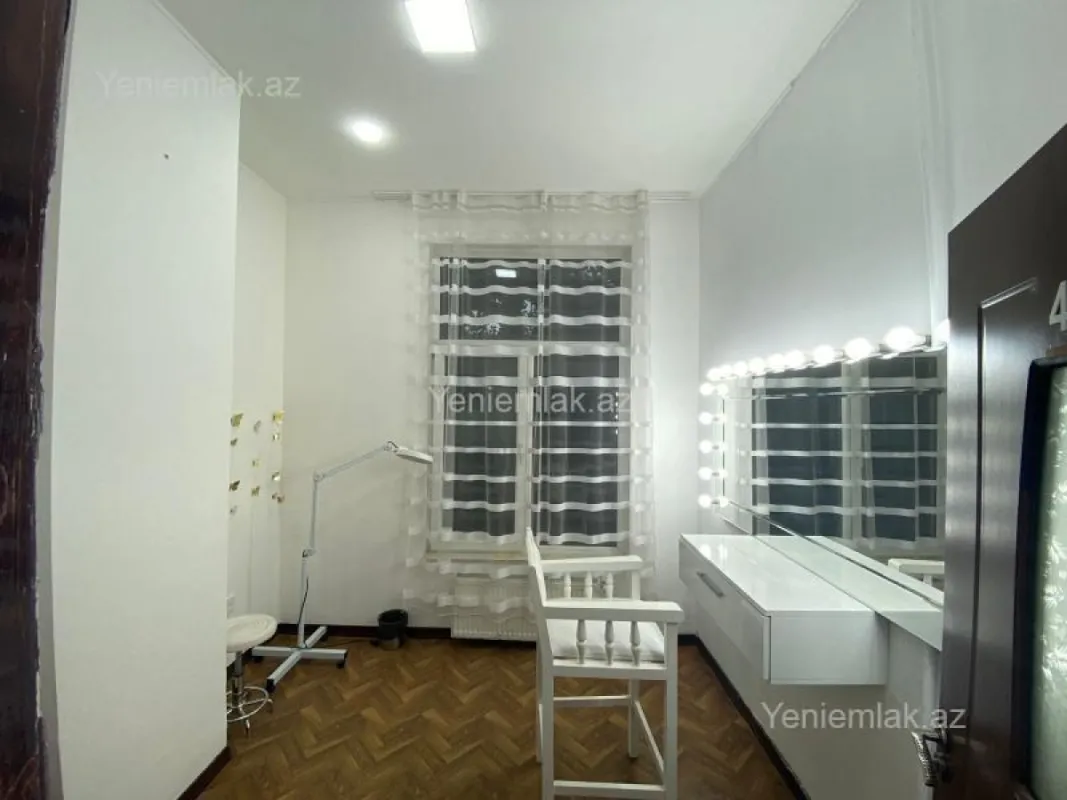 Satılır 5 otaqlı obyekt 220 m²