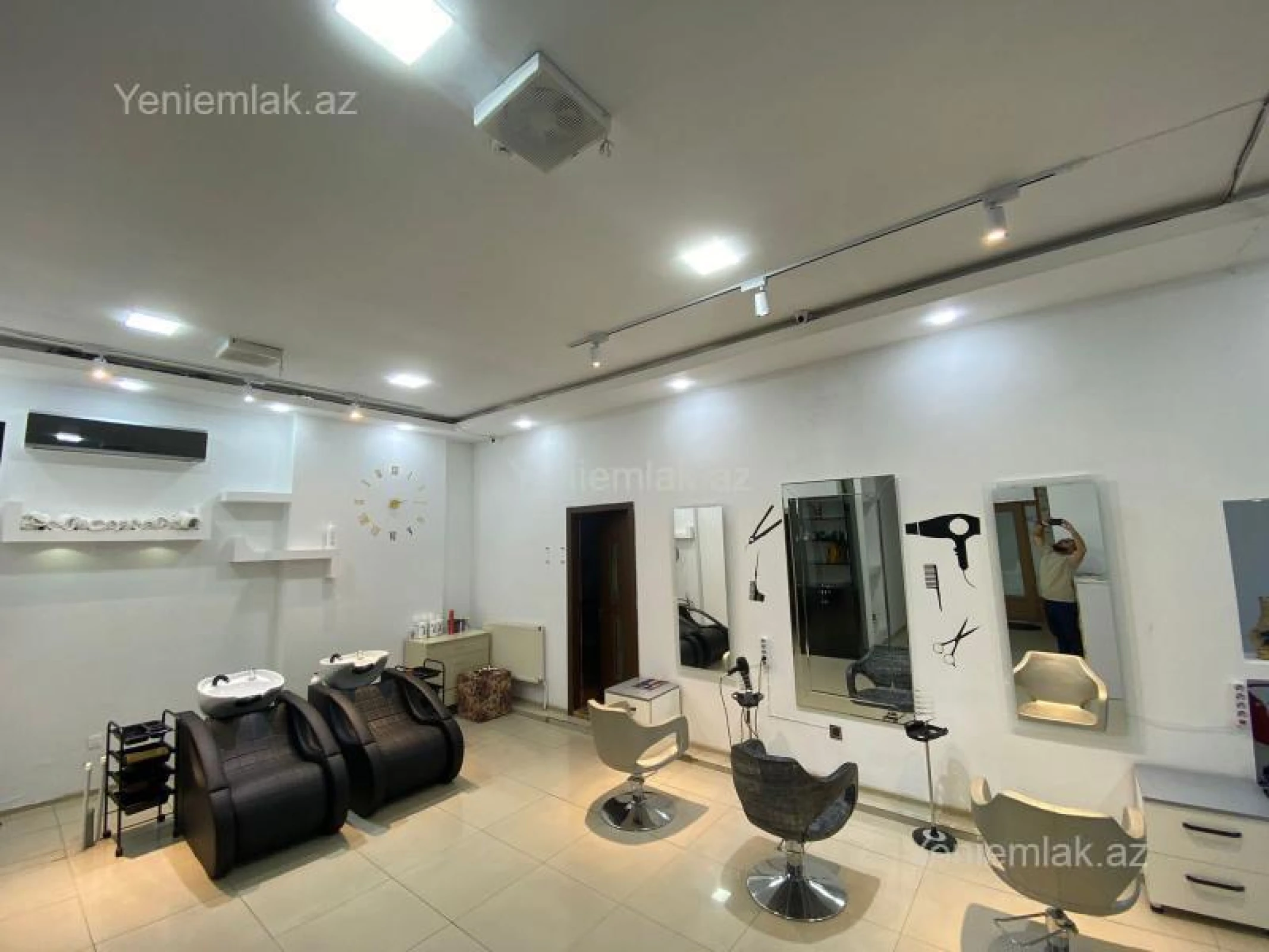 Satılır 5 otaqlı obyekt 220 m²