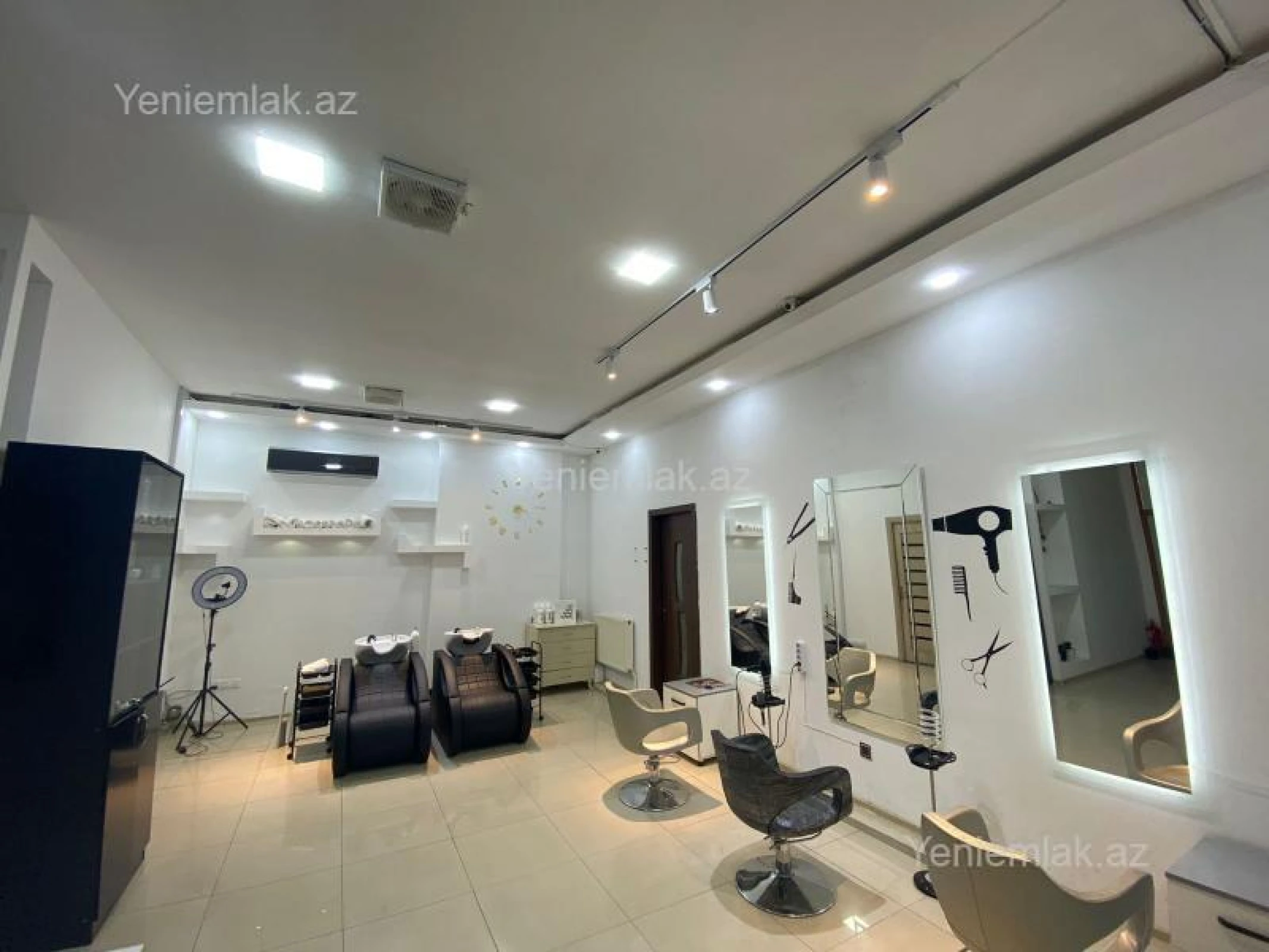 Satılır 5 otaqlı obyekt 220 m²