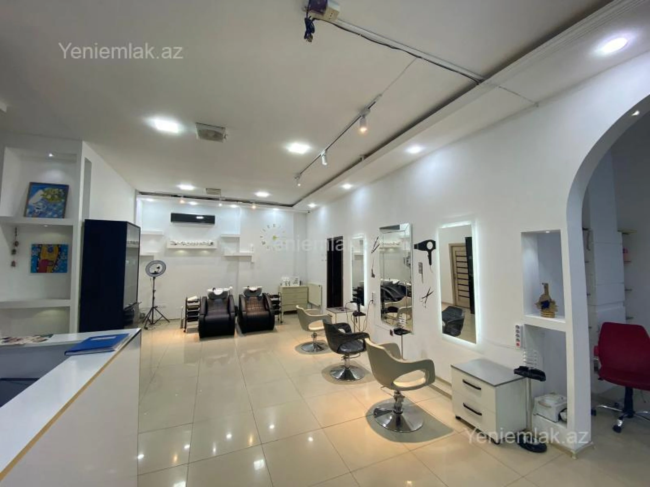 Satılır 5 otaqlı obyekt 220 m²