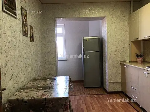 Satılır 3 otaqlı köhnə tikili 80 m²