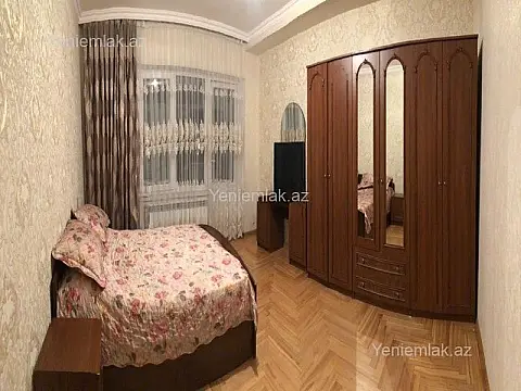 Satılır 3 otaqlı köhnə tikili 80 m²