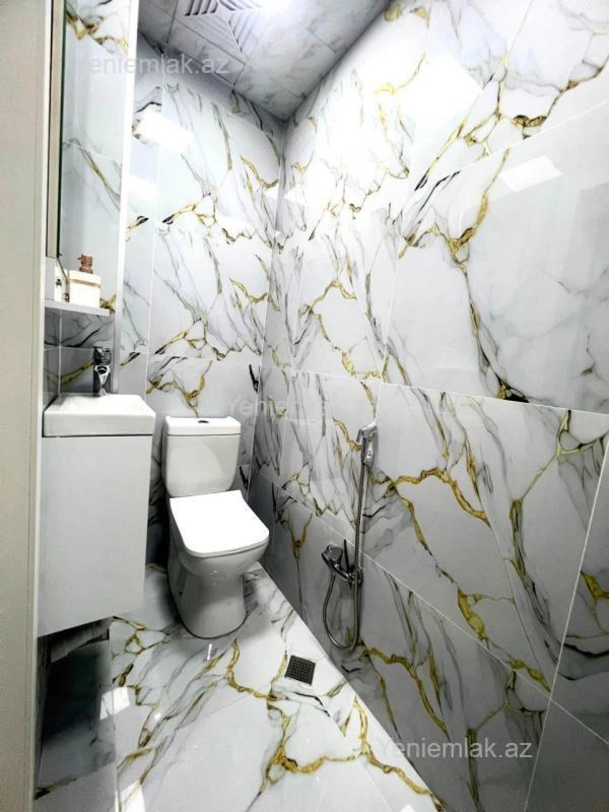 Satılır 3 otaqlı yeni tikili 110 m²