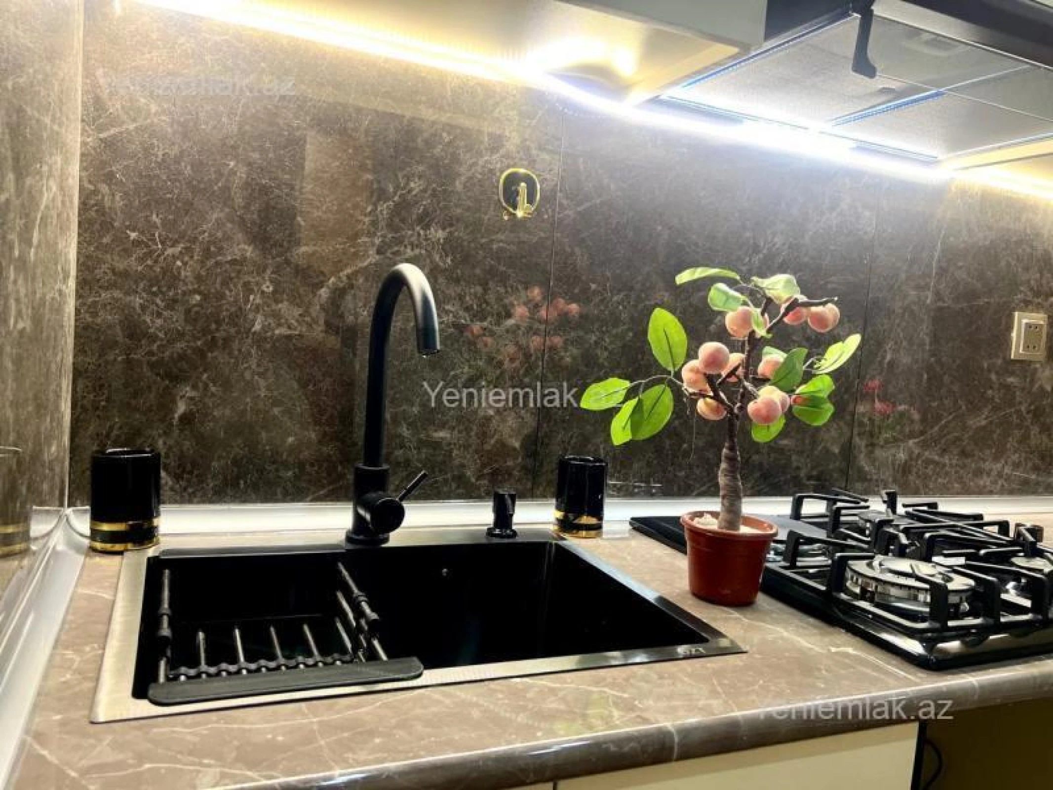 Satılır 3 otaqlı yeni tikili 110 m²