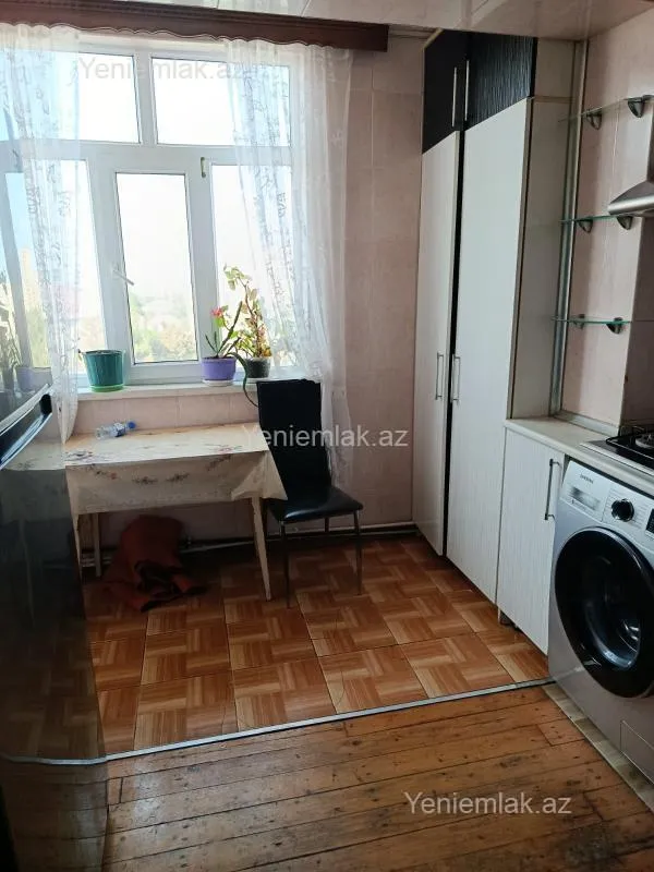 Satılır 3 otaqlı köhnə tikili 80 m²