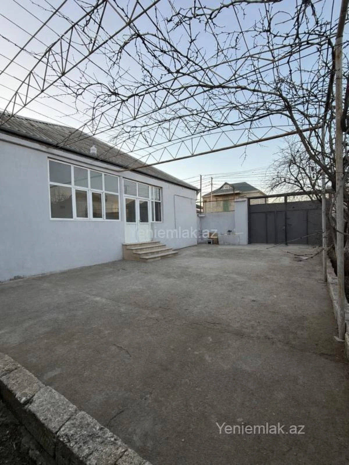Satılır 4 otaqlı həyət evi 130 m²