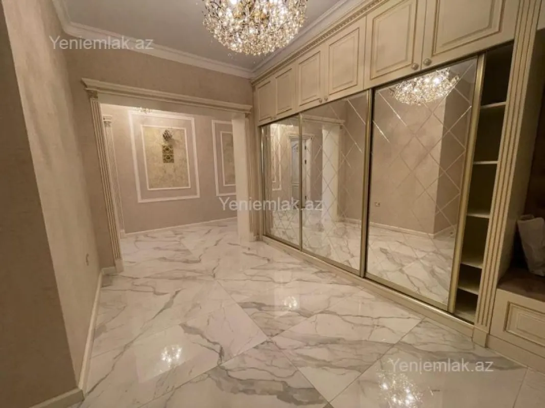 Satılır 5 otaqlı yeni tikili 250 m²