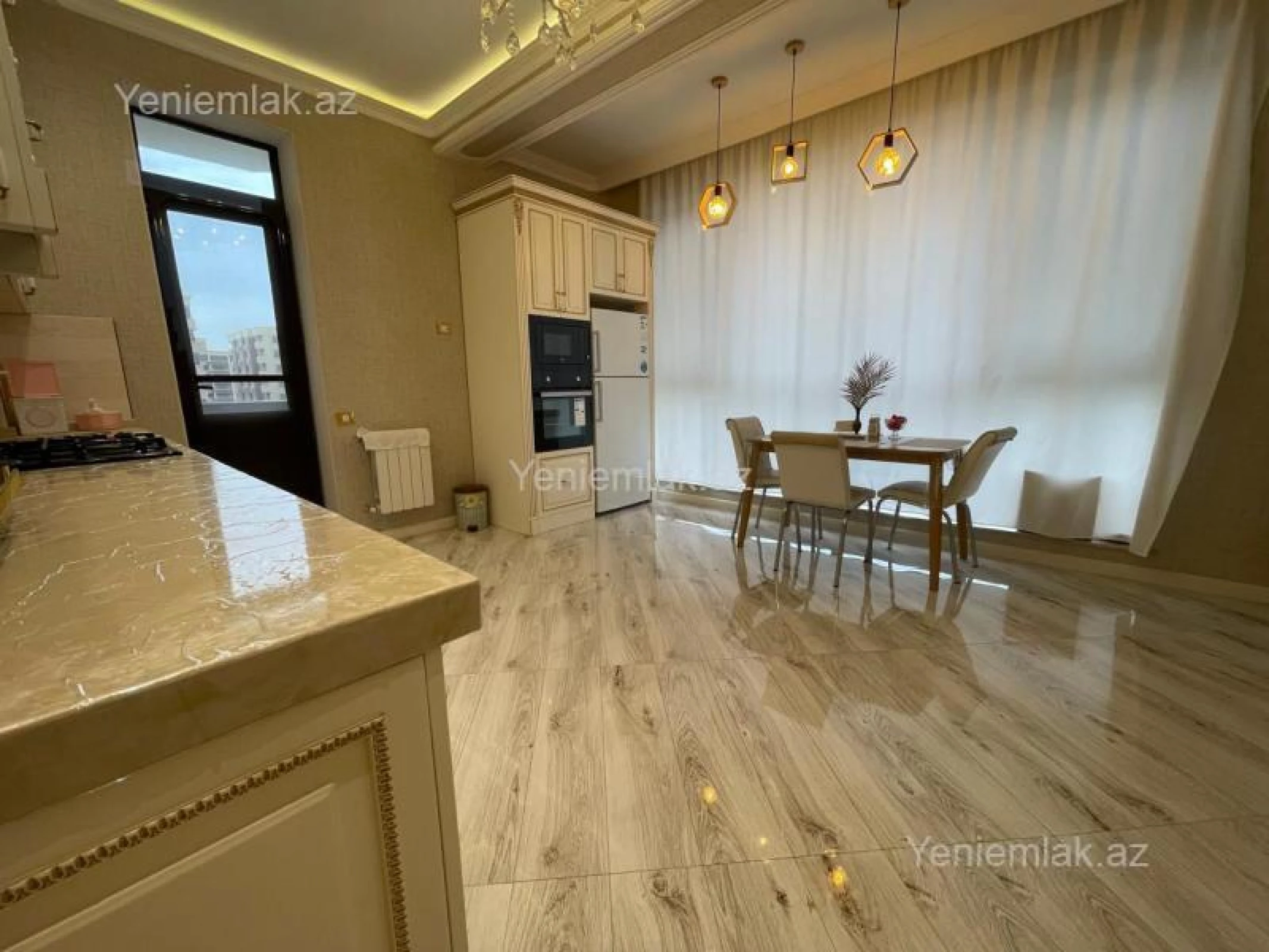 Satılır 5 otaqlı yeni tikili 250 m²