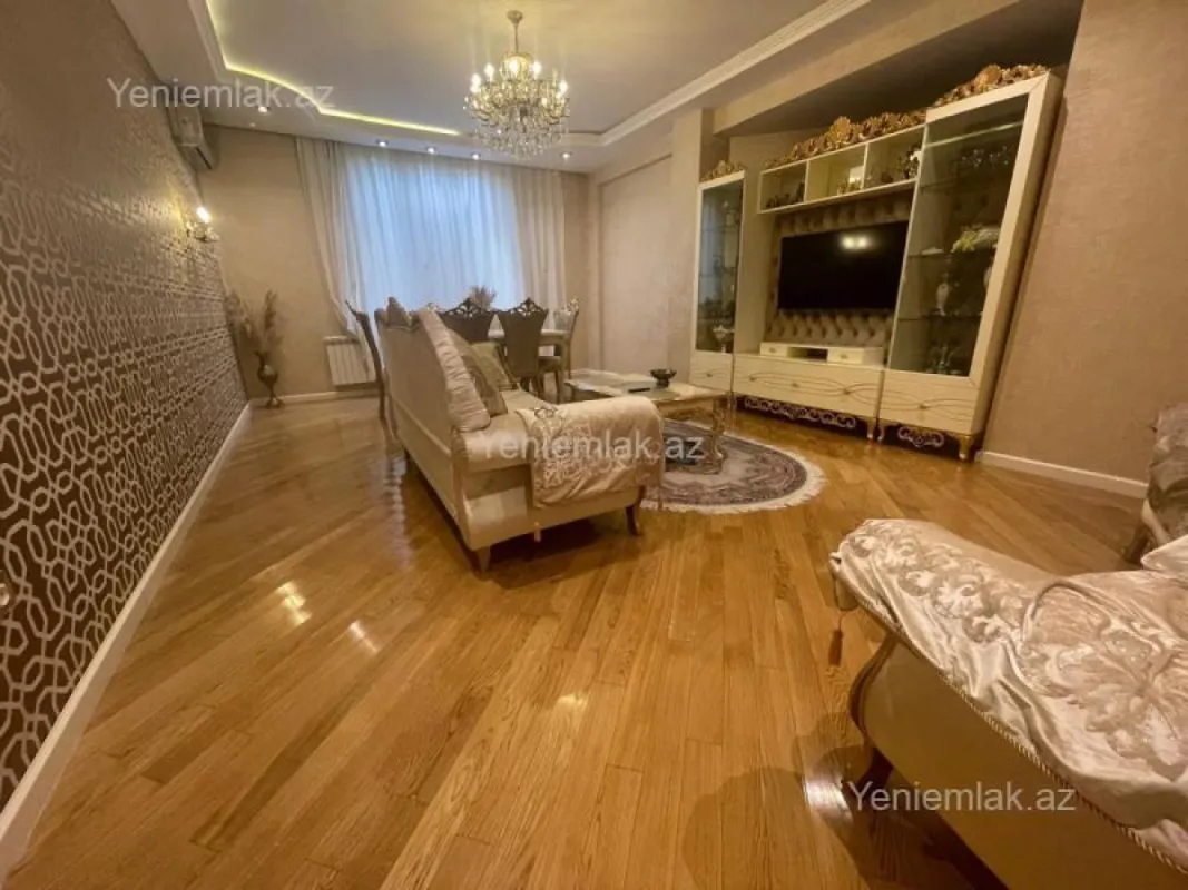 Satılır 5 otaqlı yeni tikili 250 m²