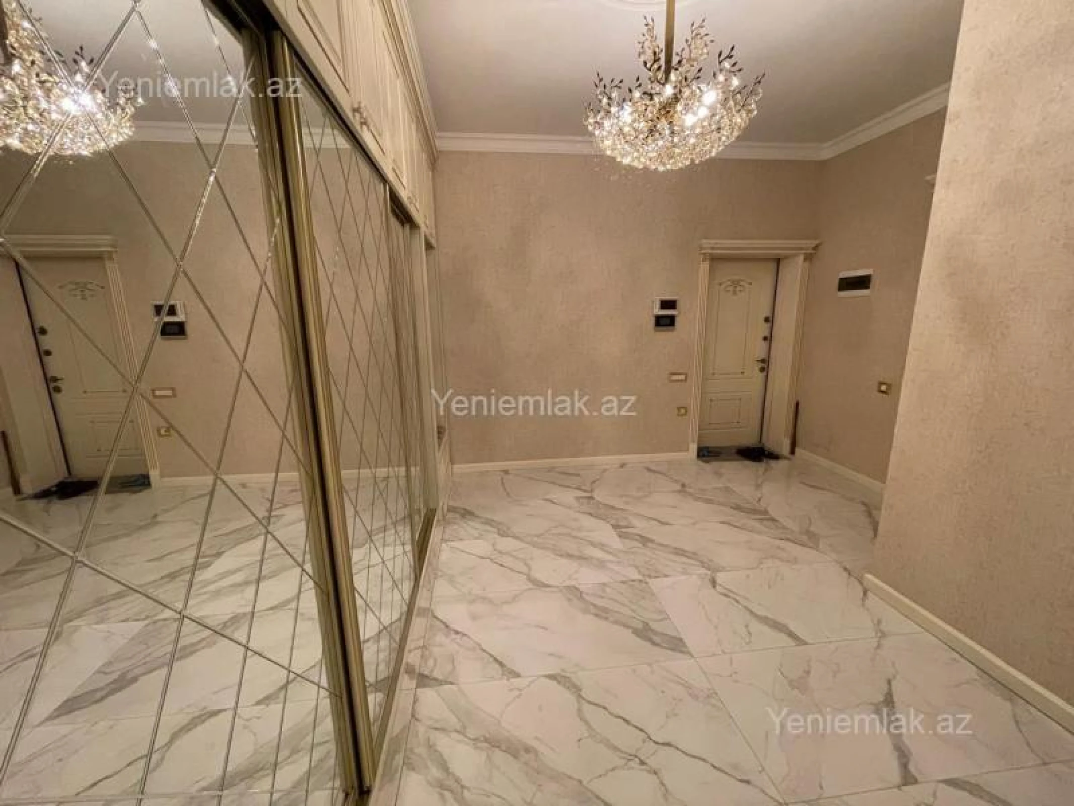 Satılır 5 otaqlı yeni tikili 250 m²