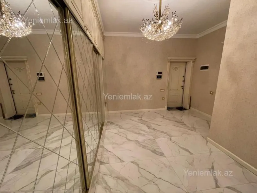 Satılır 5 otaqlı yeni tikili 250 m²