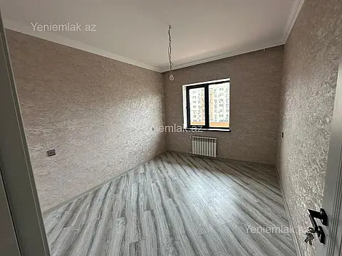 Satılır 5 otaqlı köhnə tikili 130 m²