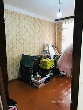 Satılır 4 otaqlı köhnə tikili 110 m²