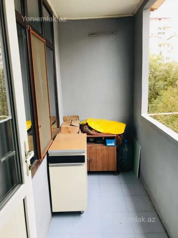 Satılır 4 otaqlı köhnə tikili 110 m²