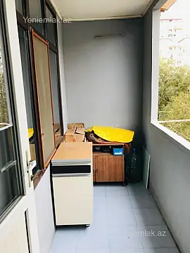 Satılır 4 otaqlı köhnə tikili 110 m²