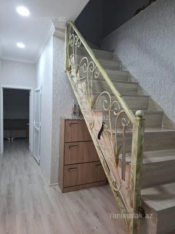 Satılır 4 otaqlı həyət evi 160 m²