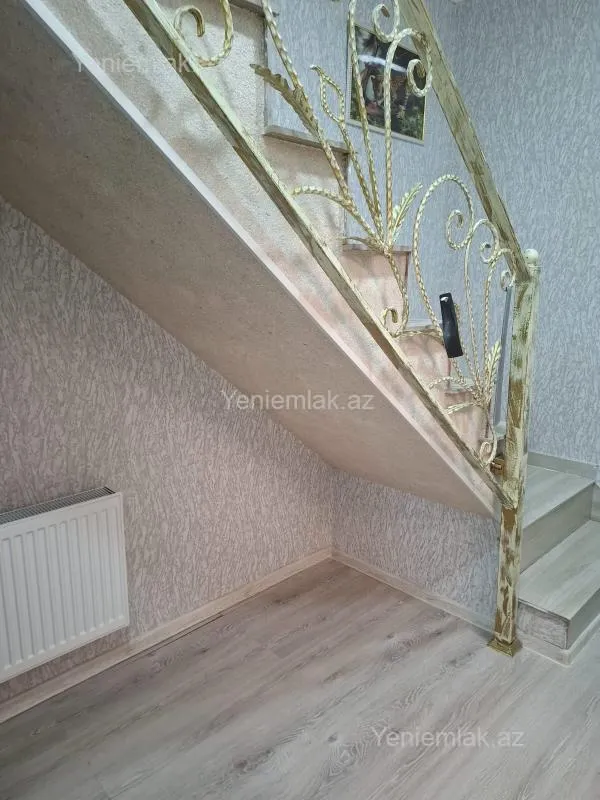 Satılır 4 otaqlı həyət evi 160 m²