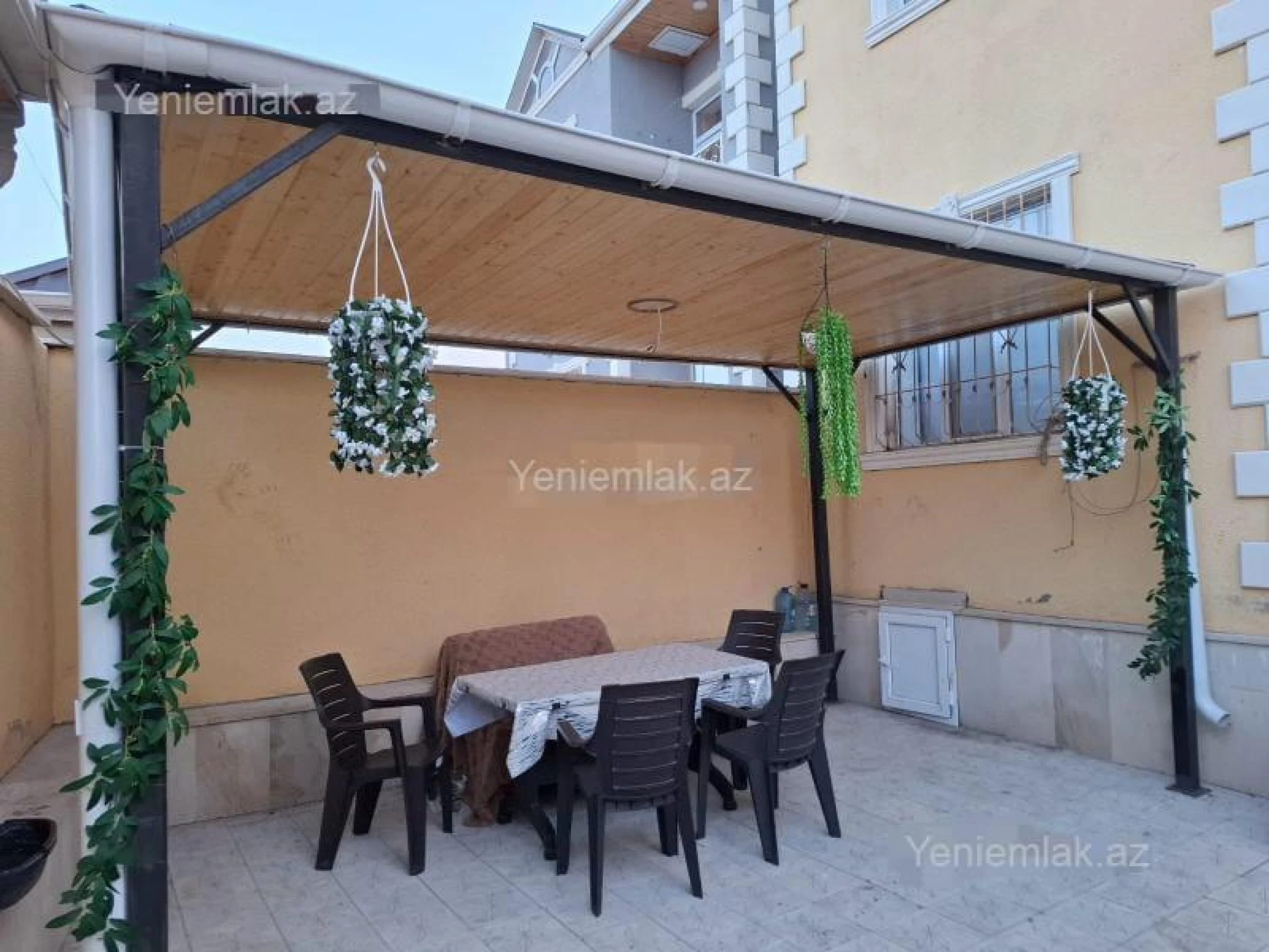 Satılır 4 otaqlı həyət evi 160 m²