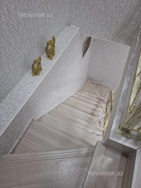 Satılır 4 otaqlı həyət evi 160 m²