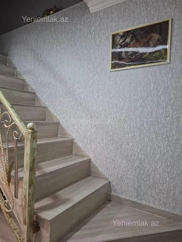 Satılır 4 otaqlı həyət evi 160 m²