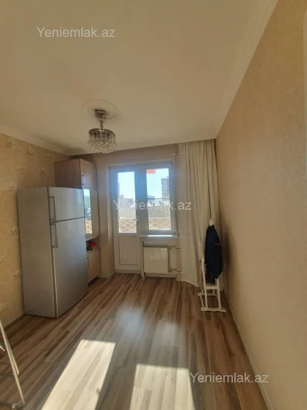 Satılır 3 otaqlı köhnə tikili 80 m²