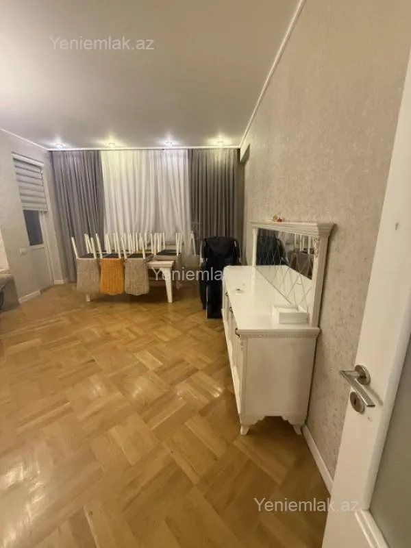 Satılır 3 otaqlı yeni tikili 131 m²