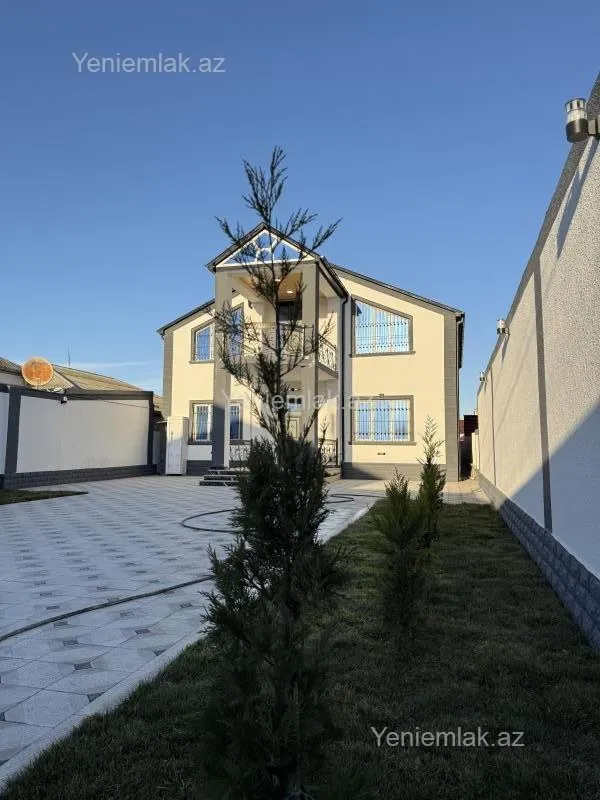 Satılır 7 otaqlı həyət evi 220 m²
