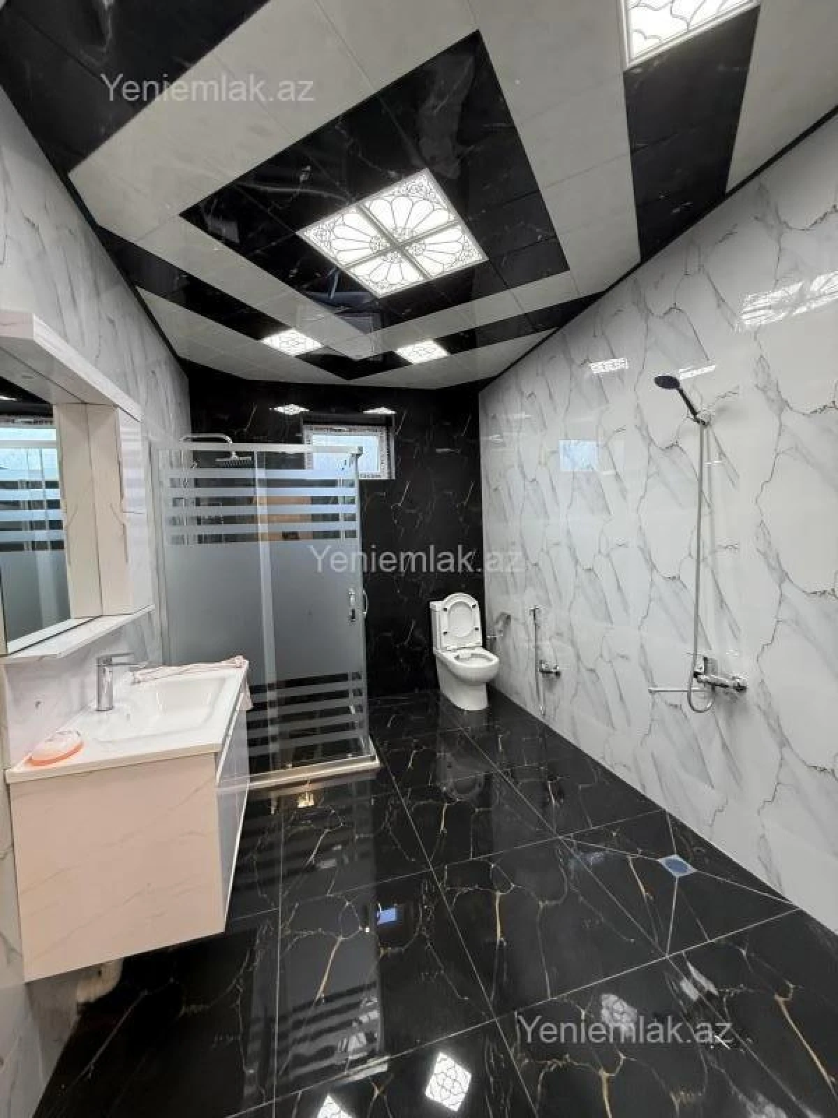 Satılır 7 otaqlı həyət evi 220 m²