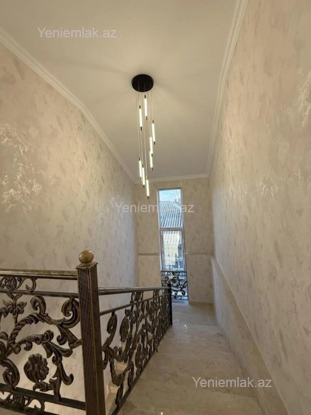 Satılır 7 otaqlı həyət evi 220 m²