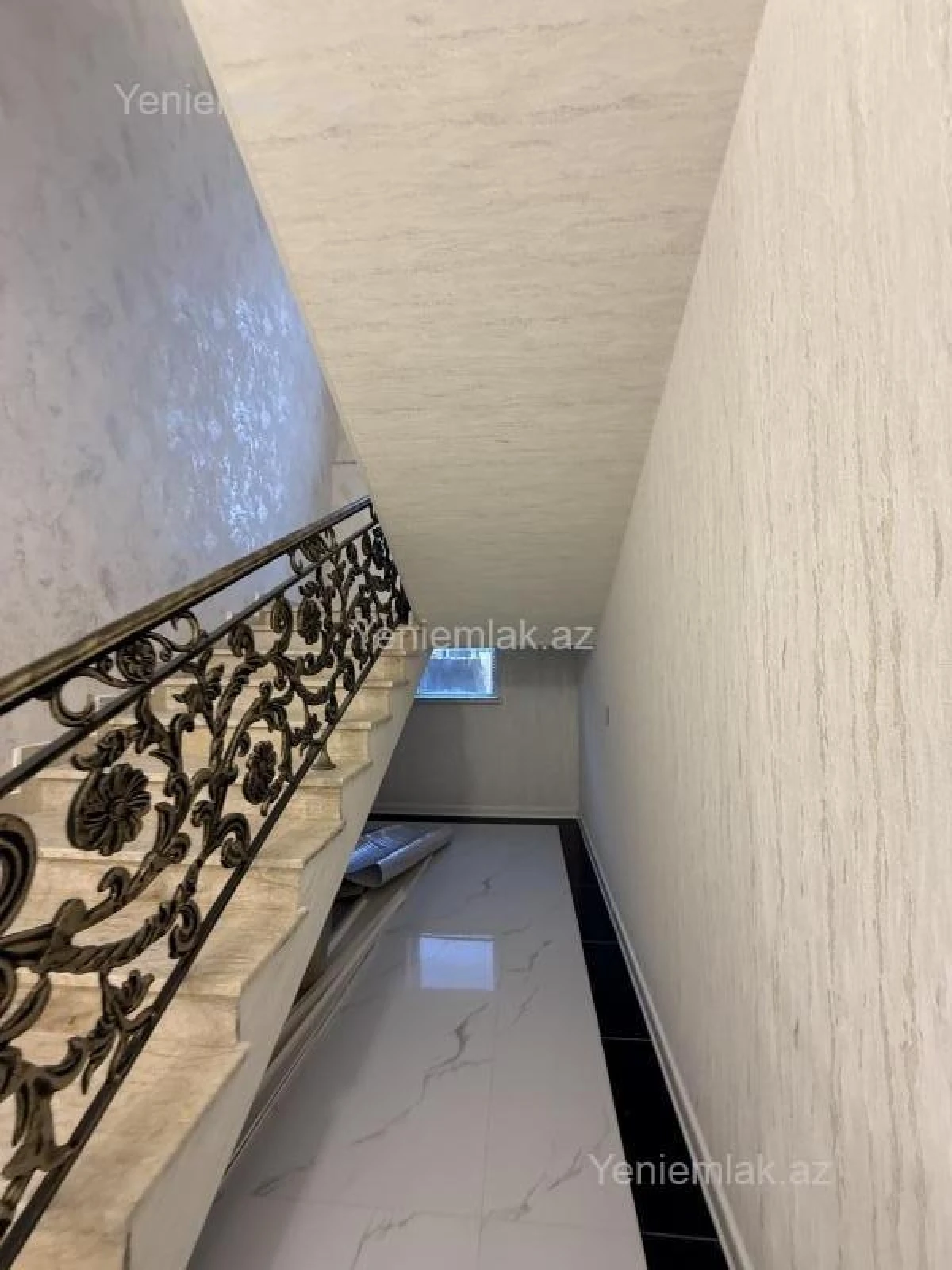 Satılır 7 otaqlı həyət evi 220 m²