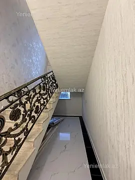 Satılır 7 otaqlı həyət evi 220 m²