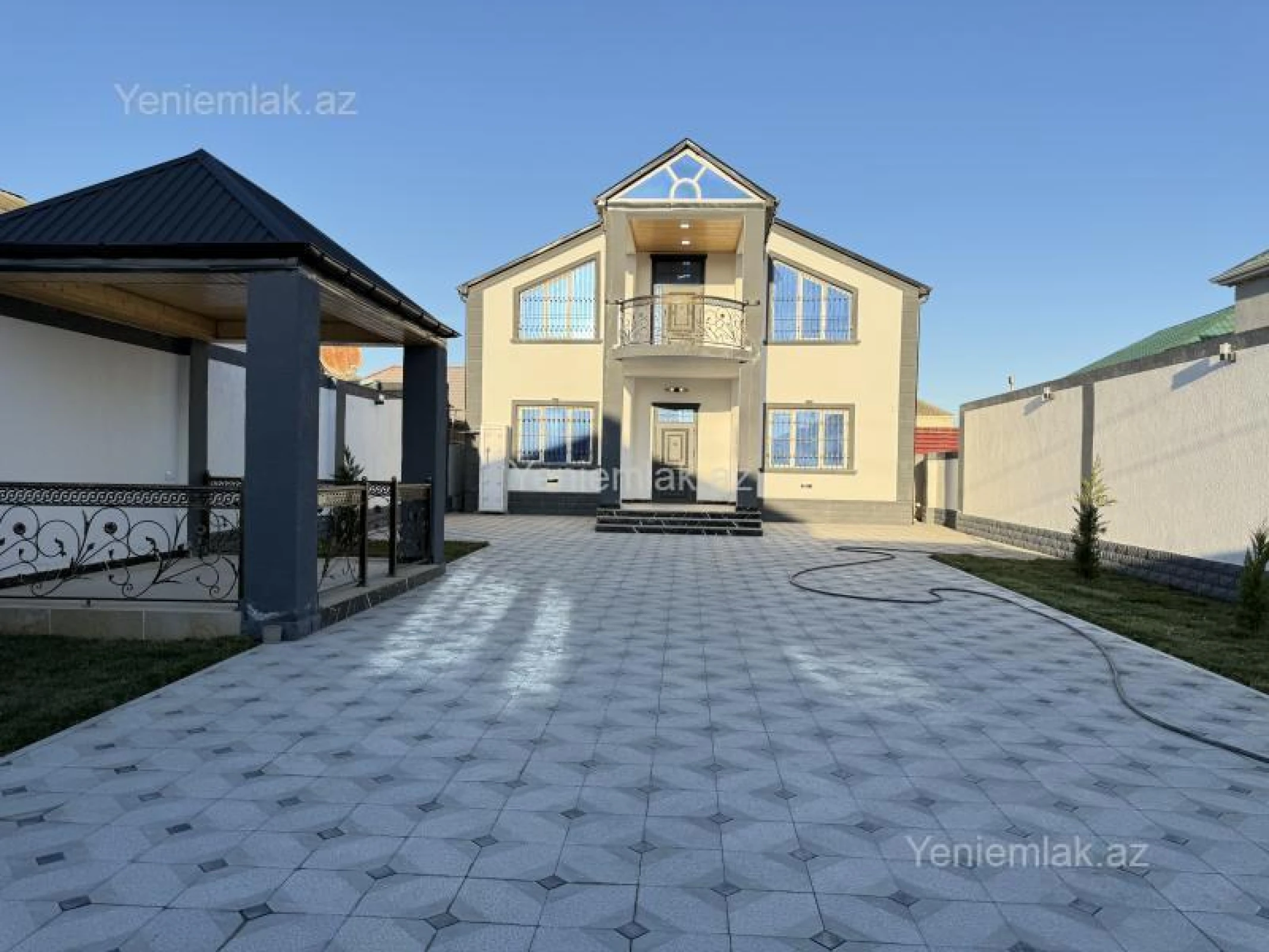 Satılır 7 otaqlı həyət evi 220 m²